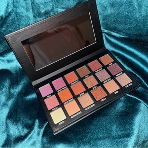 BRAND NEW Kab Cosmetics Day & Night Eyeshadow palette